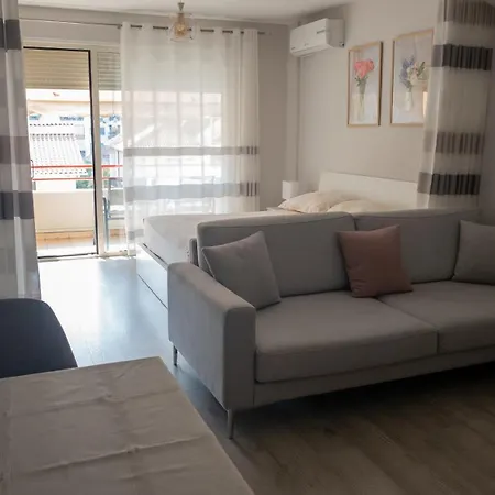 Small Near The Olimpik Park Apartamento