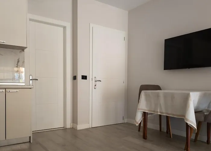 Small Near The Olimpik Park 公寓