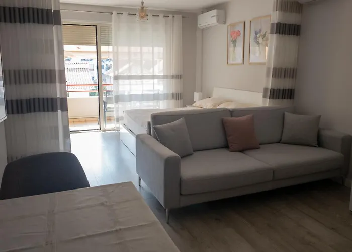 Small Near The Olimpik Park Appartement